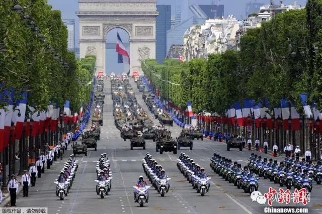 2015年法国国庆阅兵