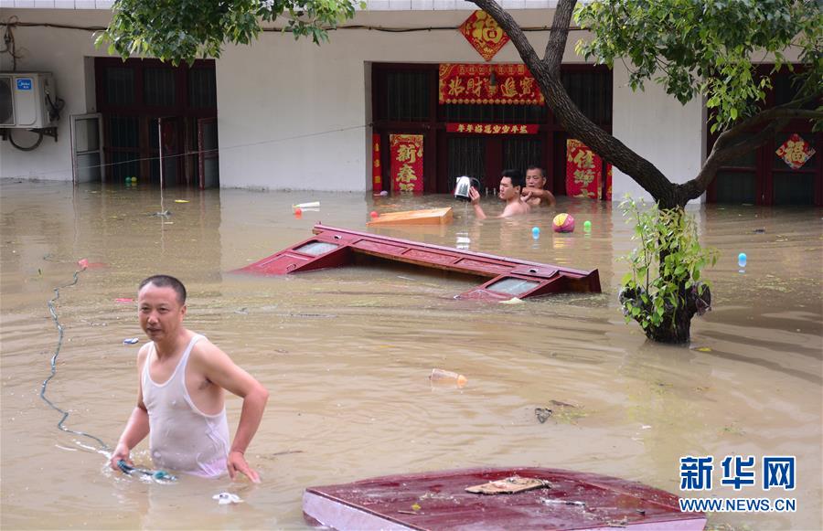 （抗洪救灾）（4）安徽舒城：遭遇洪水袭击 万余群众转移