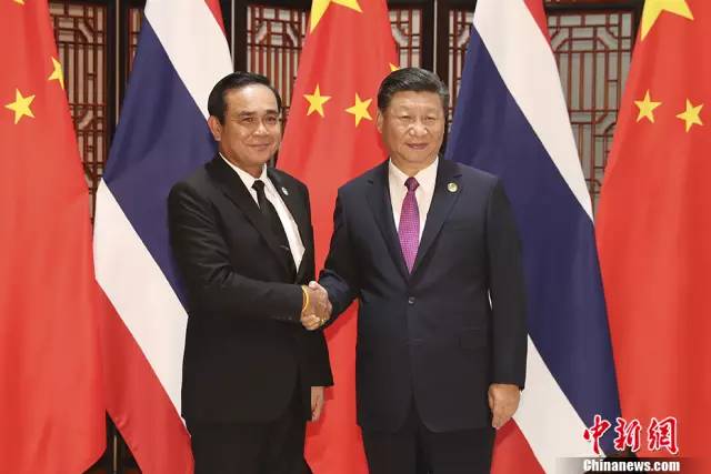 9月4日，中国国家主席习近平在厦门会见来华出席新兴市场国家与发展中国家对话会的泰国总理巴育。 中新社记者 盛佳鹏 摄